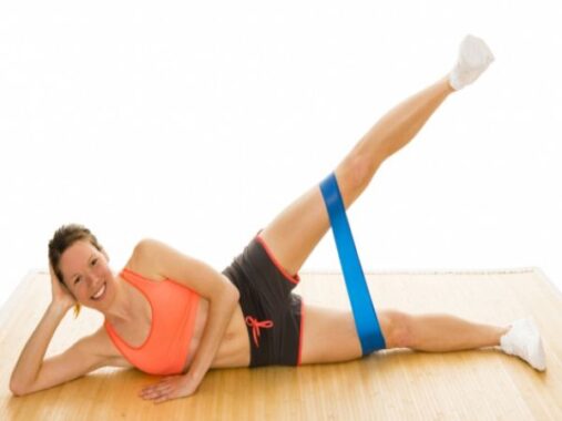 7 bài tập với dây Mini Band giúp cải thiện vóc dáng