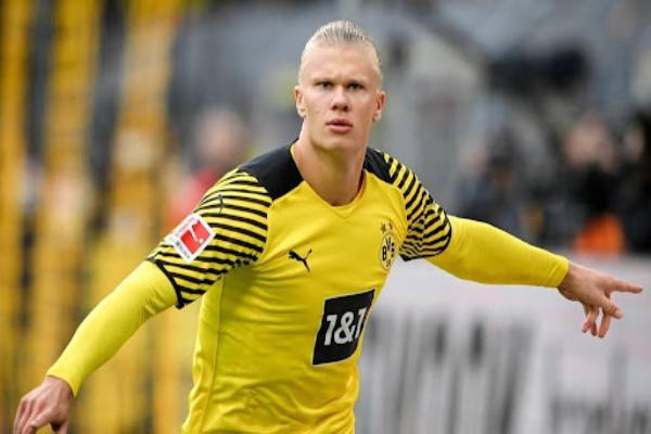 Erling Haaland chơi thăng hoa ở Dortmund khi mới 21 tuổi