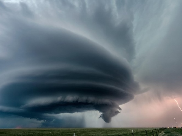 Nằm mơ thấy lốc xoáy cảnh báo điều gì sắp đến?